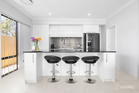 16 Dawning Way, Lake Coogee, WA 6166