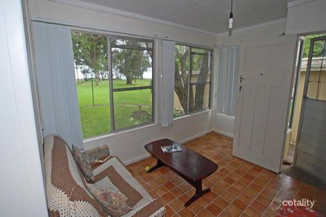 Property photo of 402 Tuggerawong Road Tuggerawong NSW 2259
