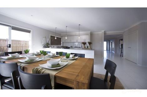 Property photo of 77 Laurimar Boulevard Doreen VIC 3754