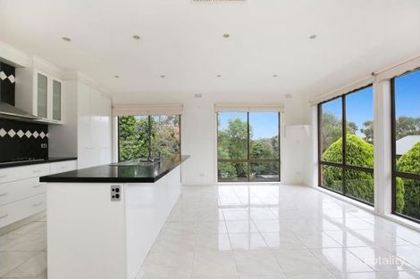Property photo of 105 Greenhill Road Greensborough VIC 3088