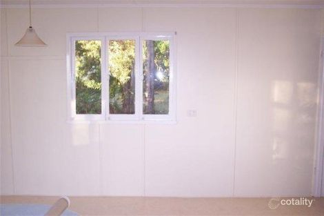 Property photo of 32 Esplanade Point Vernon QLD 4655
