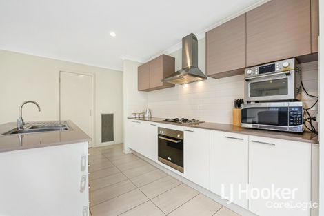 Property photo of 4 Native Retreat Cranbourne East VIC 3977