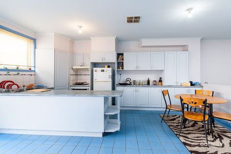 Property photo of 5 Brearley Place Roxburgh Park VIC 3064