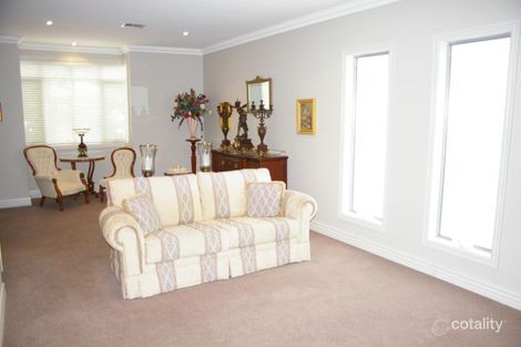 Property photo of 2/8A Howey Street Gisborne VIC 3437