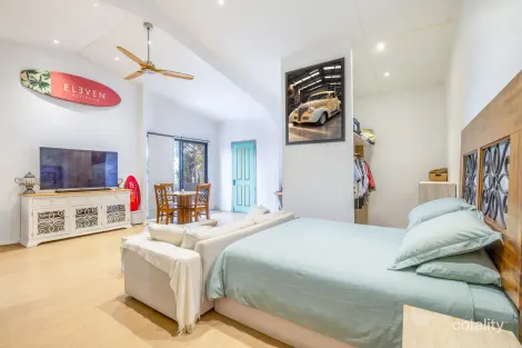 Property photo of 352 Henri Robert Drive Clagiraba QLD 4211