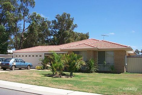 18 Oakfield Gdns, Parmelia, WA 6167