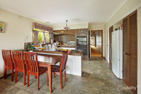 Property photo of 22 Dumossa Avenue Bulleen VIC 3105