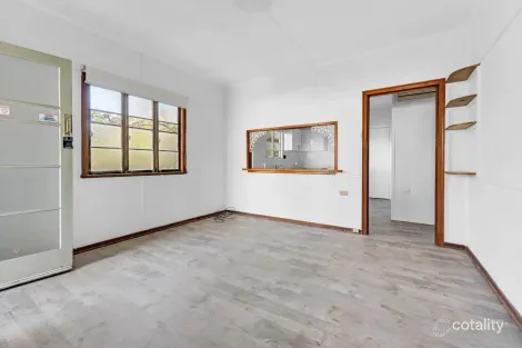 Property photo of 42 Lindsay Street Bundamba QLD 4304