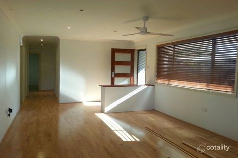 Property photo of 26 Kerry Crescent Berkeley Vale NSW 2261