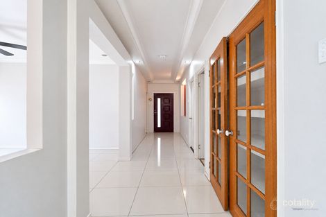 Property photo of 13 Summit Terrace Forest Lake QLD 4078