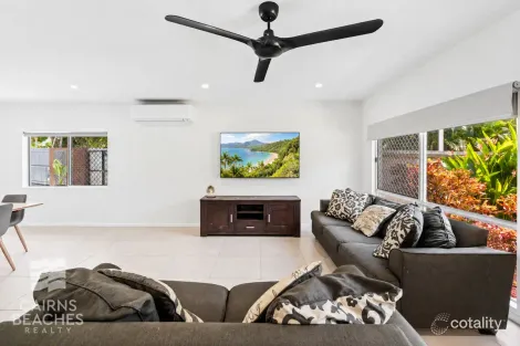 Property photo of 13A Glenelg Close Kewarra Beach QLD 4879