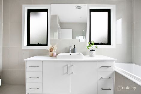 Property photo of 1/104 McMahon Road Reservoir VIC 3073