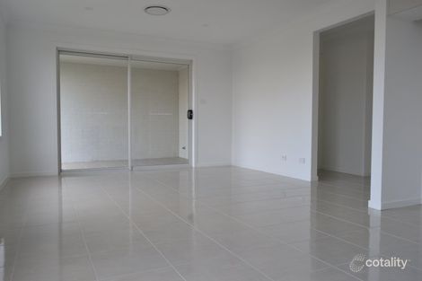 Property photo of 11 Highland Close Macquarie Links NSW 2565
