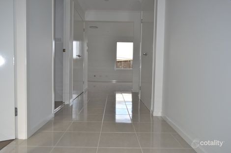 Property photo of 11 Highland Close Macquarie Links NSW 2565