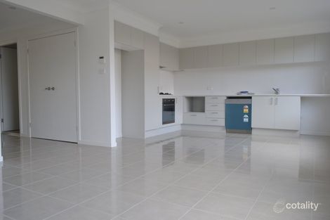 Property photo of 11 Highland Close Macquarie Links NSW 2565