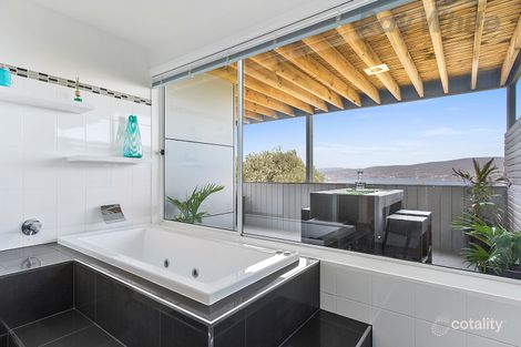 Property photo of 959 Oceana Drive Tranmere TAS 7018