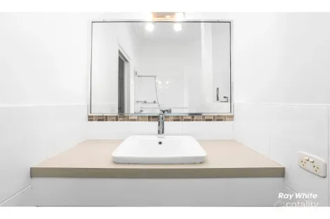 Property photo of 74 Carbeen Drive Taranganba QLD 4703