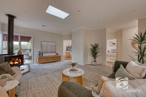 Property photo of 4 Kevin Close Beaconsfield VIC 3807