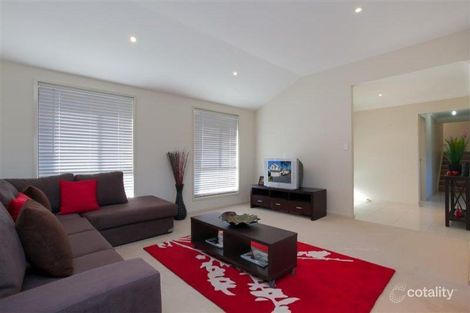 Property photo of 3 Emory Place Cameron Park NSW 2285