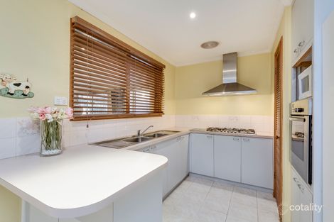 Property photo of 11 Kinloch Gardens Endeavour Hills VIC 3802