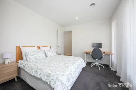 Property photo of 78 Lollipop Crescent Sunbury VIC 3429