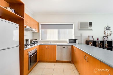 Property photo of 8 Ranmore Grove Caroline Springs VIC 3023
