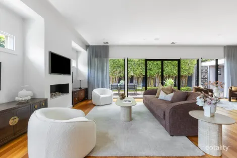 Property photo of 22 Peterleigh Grove Essendon VIC 3040