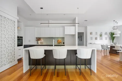 Property photo of 22 Peterleigh Grove Essendon VIC 3040