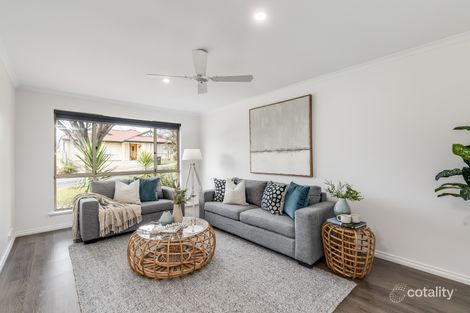 Property photo of 18 Lake Magenta Court Greenwith SA 5125