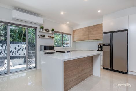 Property photo of 4/60 Broad Street Labrador QLD 4215