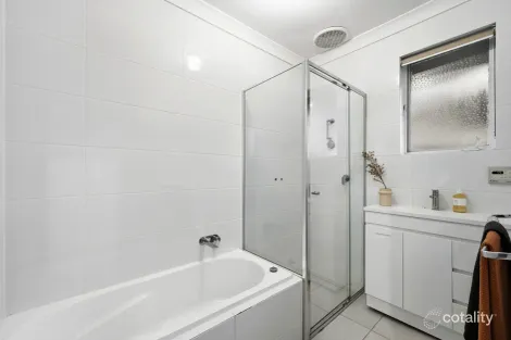 Property photo of 1 Finsterwald Way Fairview Park SA 5126