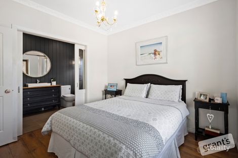 Property photo of 1 Camira Court Berwick VIC 3806