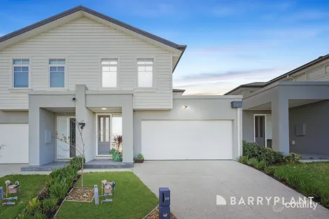 Property photo of 26 Masquerade Road Berwick VIC 3806