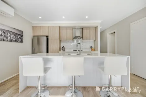 Property photo of 26 Masquerade Road Berwick VIC 3806