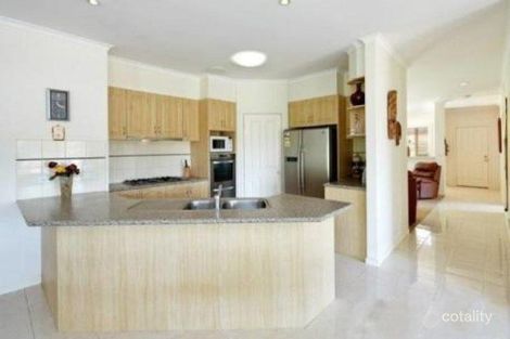 Property photo of 23 Robin Hood Way Drouin VIC 3818