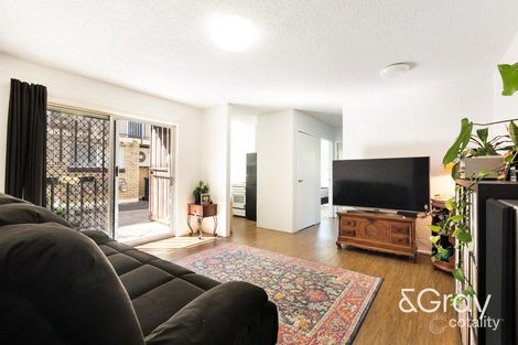 Property photo of 2/12 Sapsford Street Northgate QLD 4013
