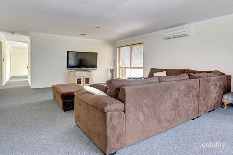 Property photo of 2 Heyington Boulevard Carrum Downs VIC 3201