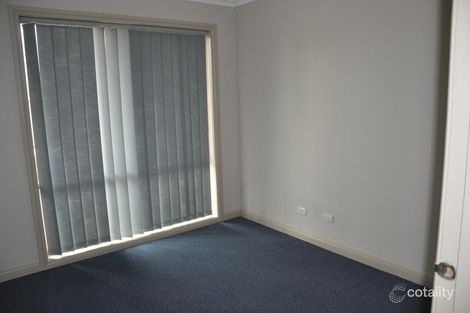 Property photo of 2/13 The Robbins Seabrook VIC 3028