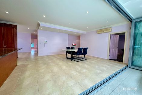 Property photo of 27 Anne Street Southport QLD 4215