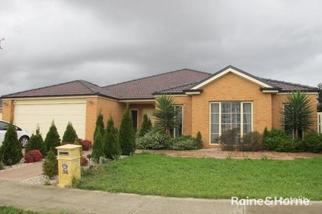 34 Heysen Pkwy, Caroline Springs, VIC 3023