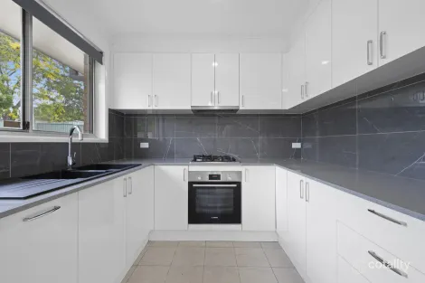 Property photo of 10 Ahern Place Monash ACT 2904