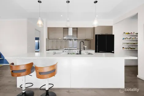 Property photo of 68 Bregman Esplanade Manor Lakes VIC 3024