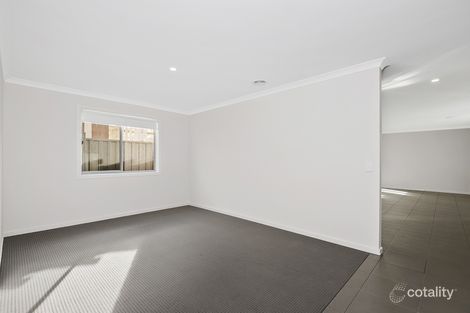 Property photo of 72 Everglade Crescent Roxburgh Park VIC 3064