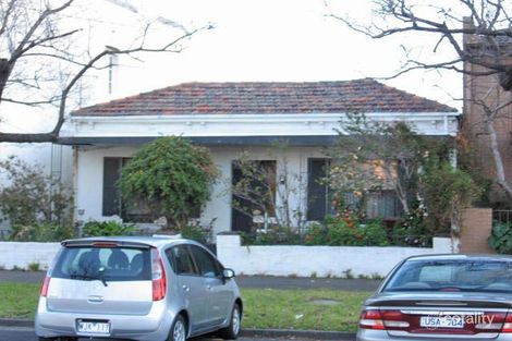 13 Howe Cres, South Melbourne, VIC 3205