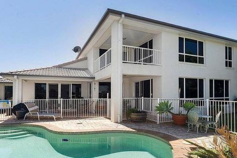 Property photo of 10 Parkview Place Helensvale QLD 4212