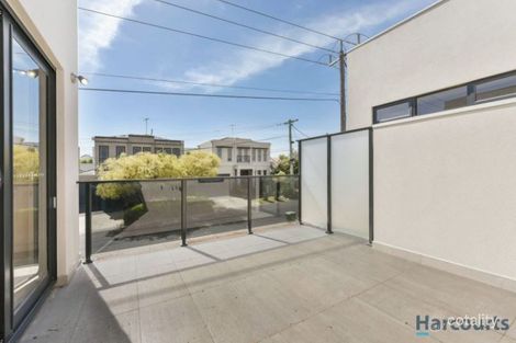 Property photo of 2 Holden Avenue Rippleside VIC 3215
