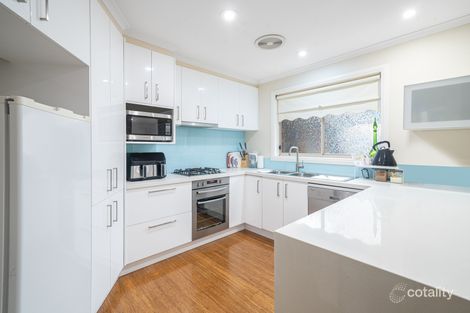 Property photo of 2 McQuinn Close Lovely Banks VIC 3213