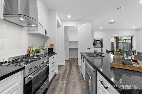 Property photo of 13 Becontree Crescent Strathtulloh VIC 3338
