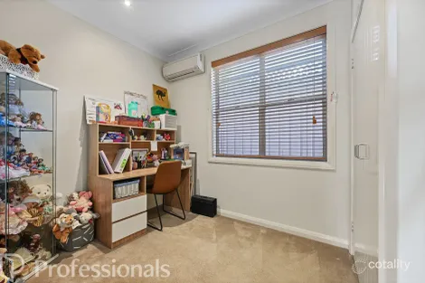 Property photo of 1/17 Icely Road Orange NSW 2800