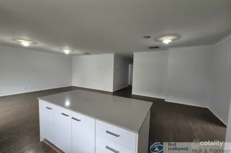 Property photo of 26 Ellaroo Circuit Clyde North VIC 3978